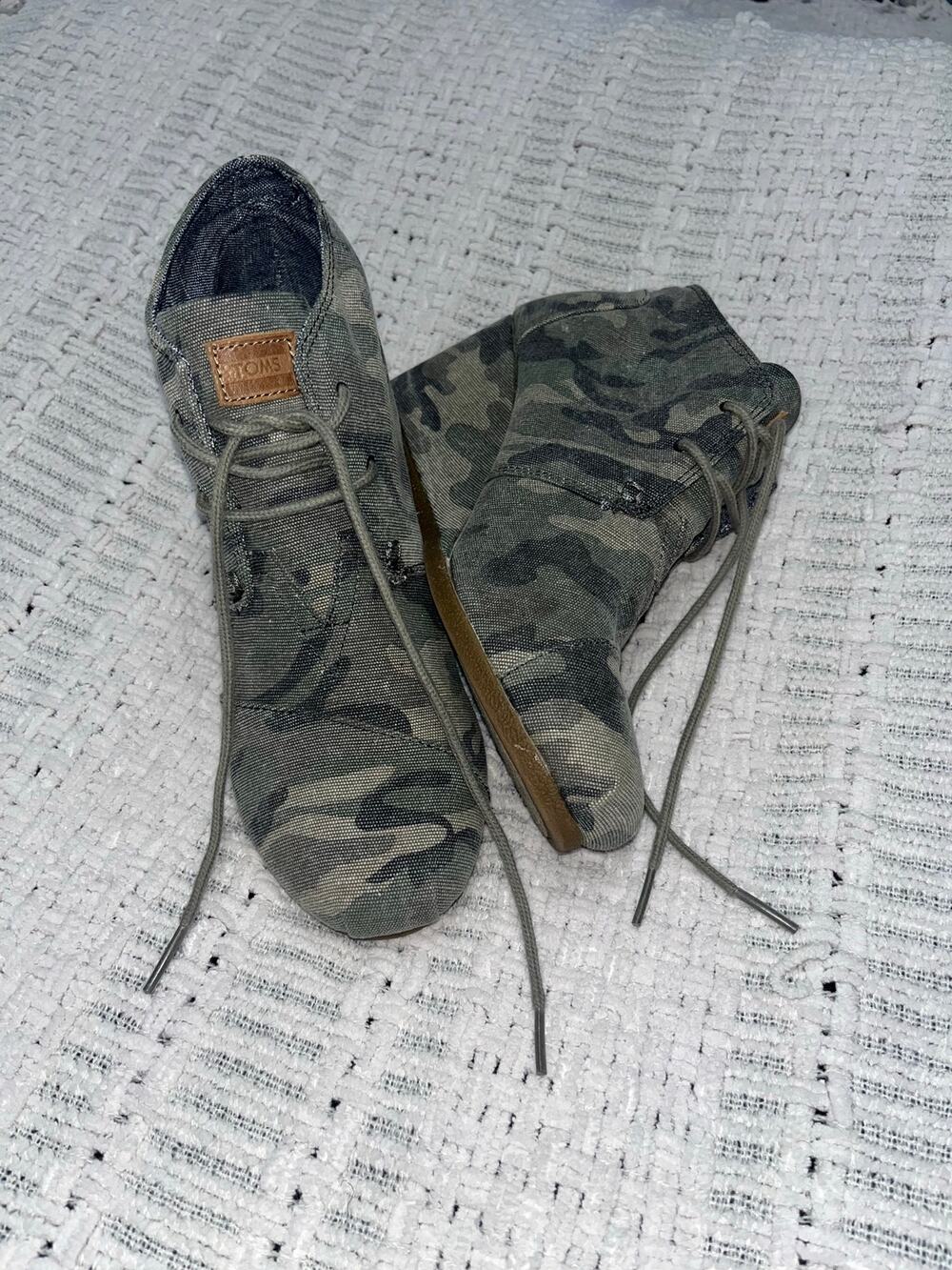 TOMS Desert Camo Canvas Lace-Up Wedge Booties - Size 9.5